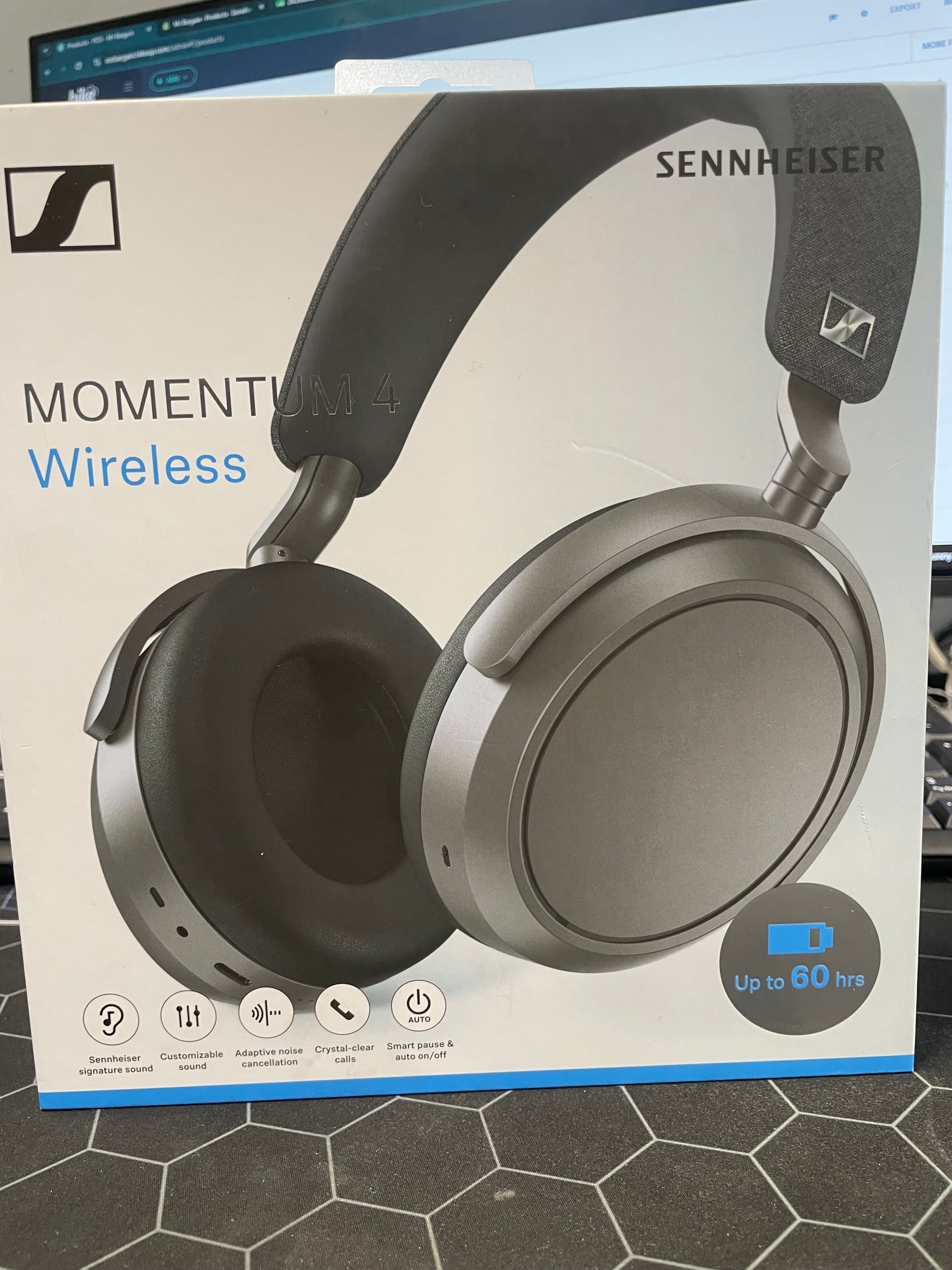 Sennheiser Momentum 4 Wireless Noise Cancelling Headphones Graphite – Excellent Condition SENNHEISER