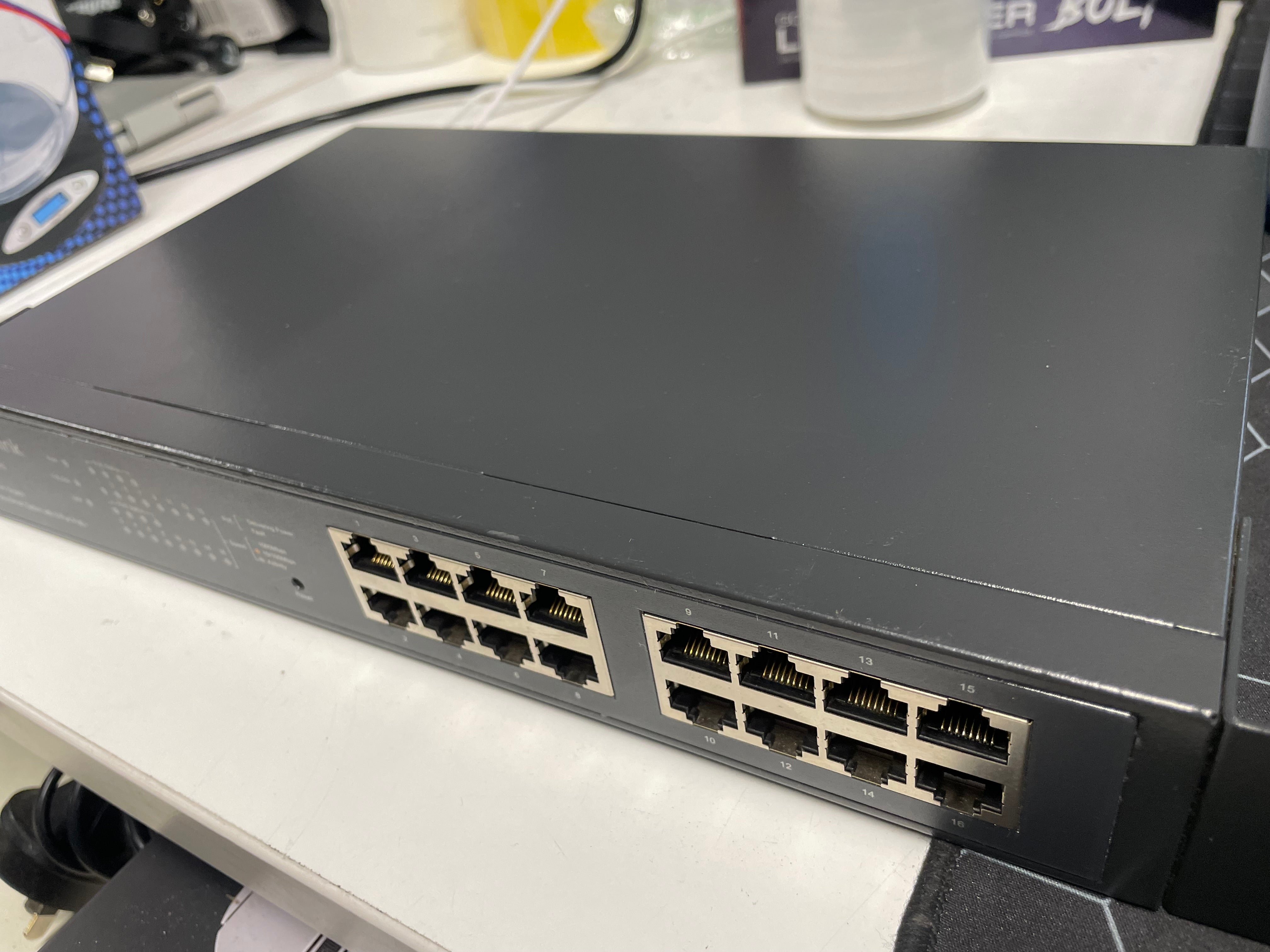 TP-Link TL-SG1016PE 16-Port Gigabit Easy Smart PoE Switch 150W – Excellent Condition TP-LINK