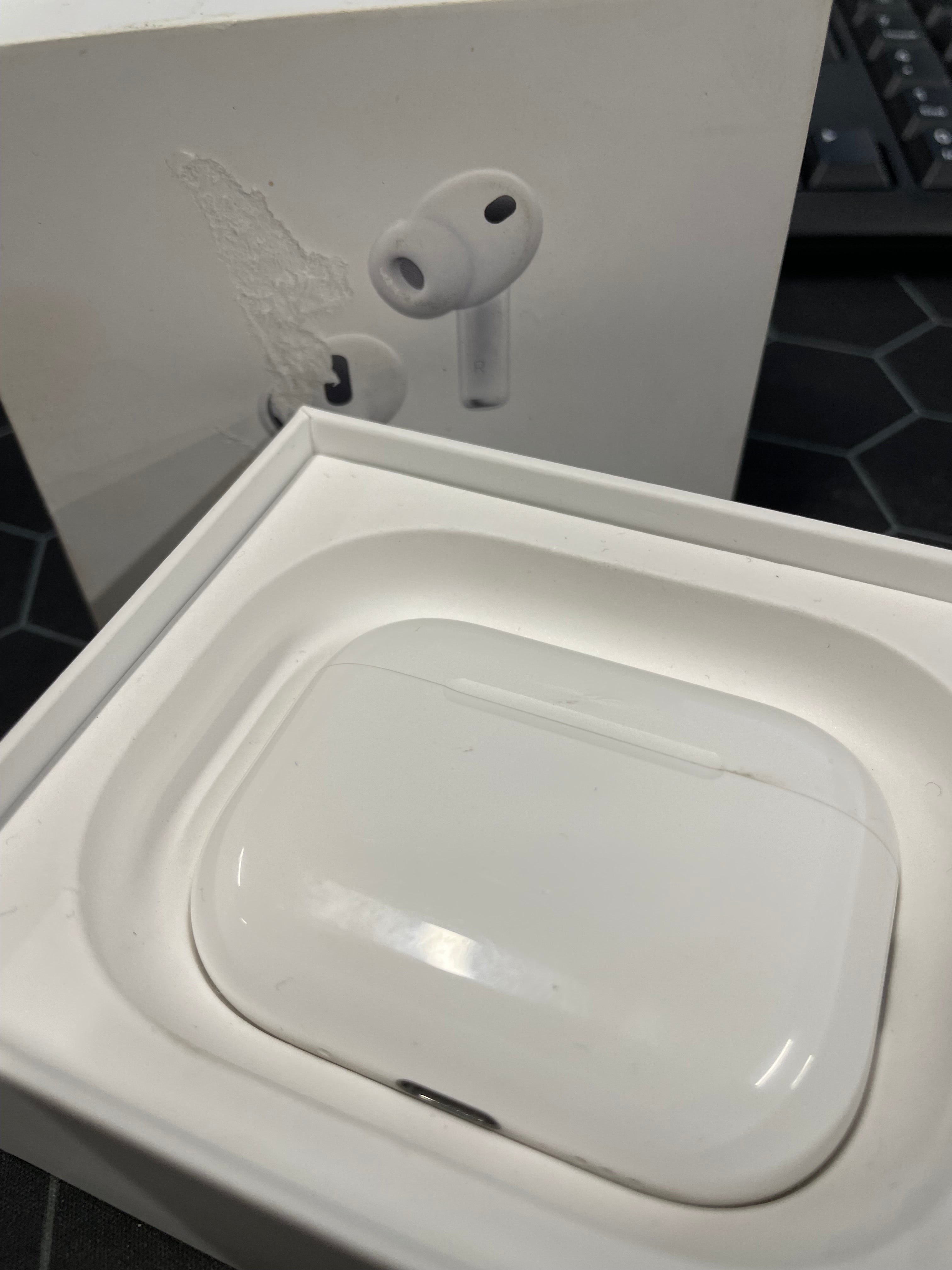 Apple AirPods Pro 3 - Good - Refurbished APPLE