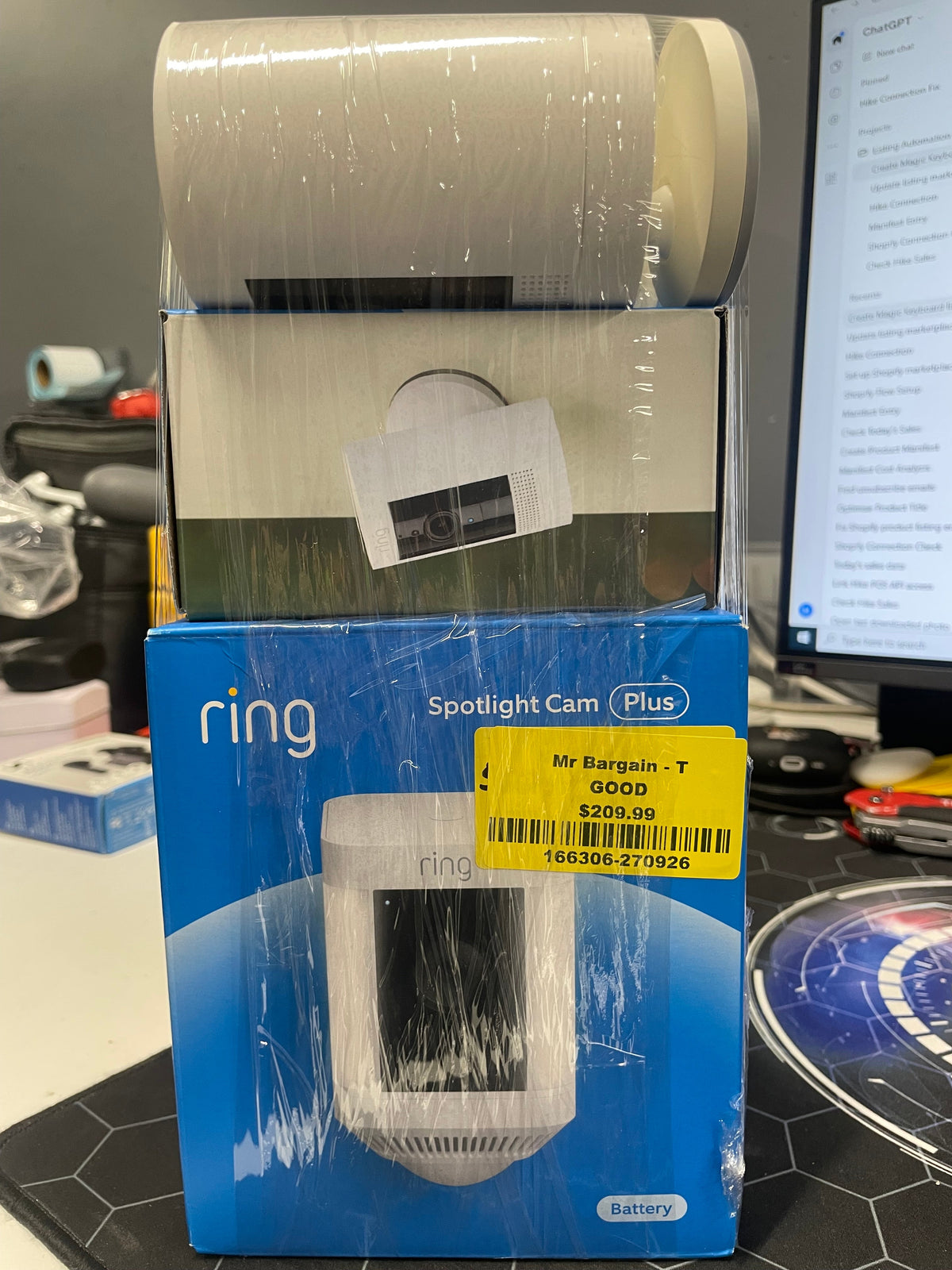 Ring Stick Up Cam Battery 3 Pack White + Spotlight Cam Plus Battery White B0BZ2TKGNY - Good - Refurbished RING