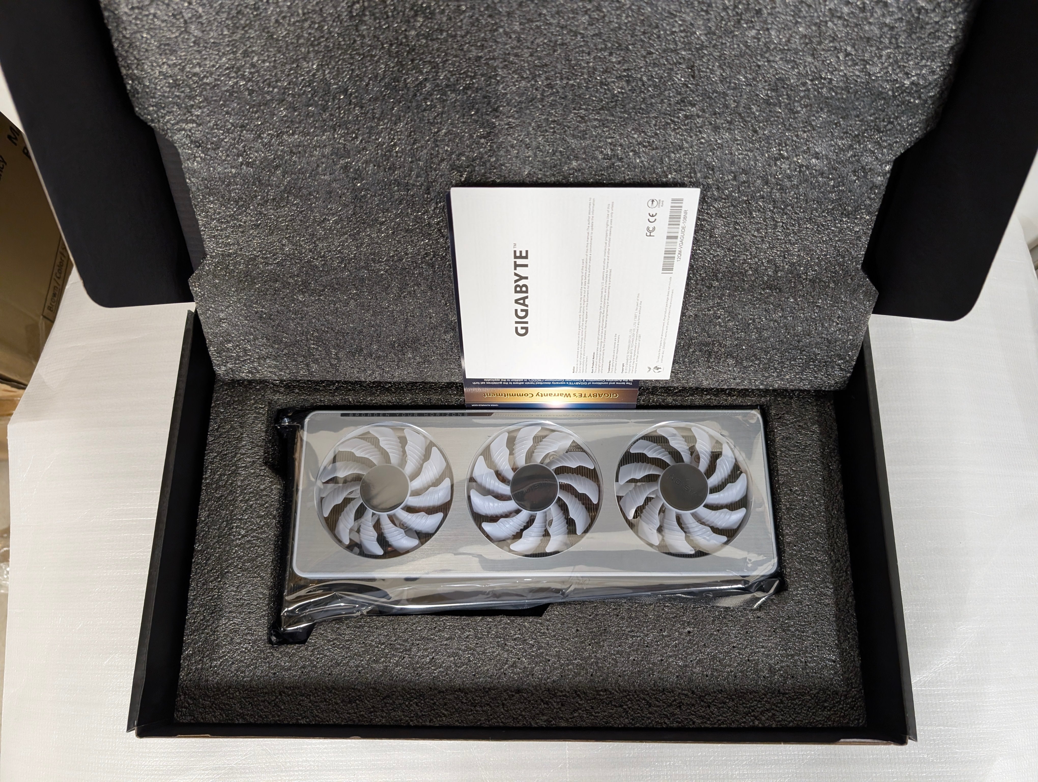 Gigabyte GeForce RTX 3060 Ti Vision OC 8GB V2 LHR Graphics Card White – As New GIGABYTE