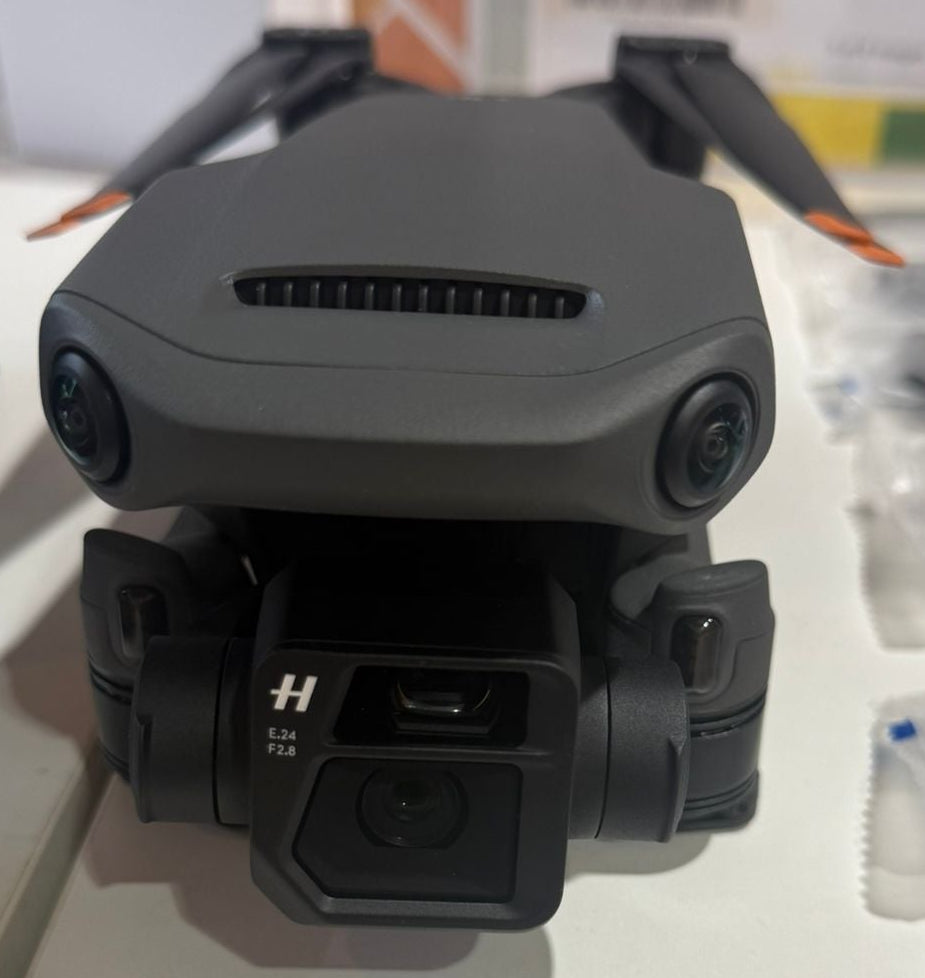DJI Mavic 3 Fly More Combo GPS Drone 5.1K Hasselblad Camera – Excellent Condition DJI