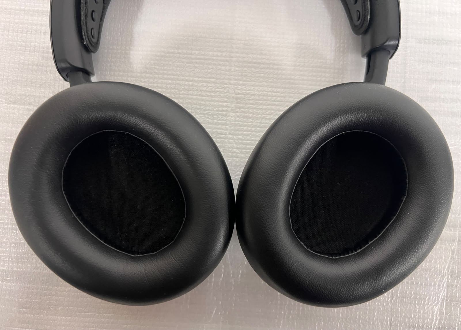 SteelSeries Arctis Nova Pro Wireless Multi-System Gaming Headset – Excellent Condition STEELSERIES
