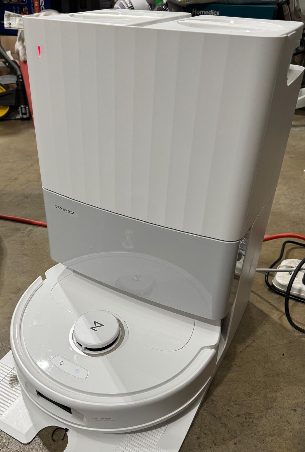 Roborock Qrevo C Robot Vacuum Cleaner & Mop with Multifunctional Dock - 739 Minutes Usage-Excellent Condition Roborock