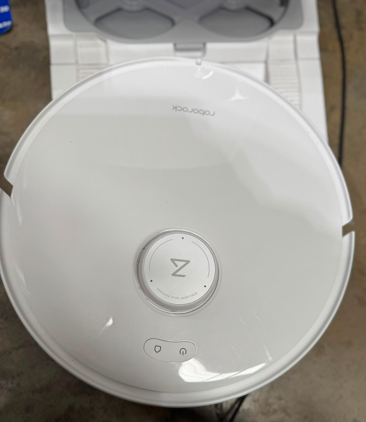 Roborock Qrevo Edge Robot Vacuum and Mop - 825 Minutes Usage Roborock