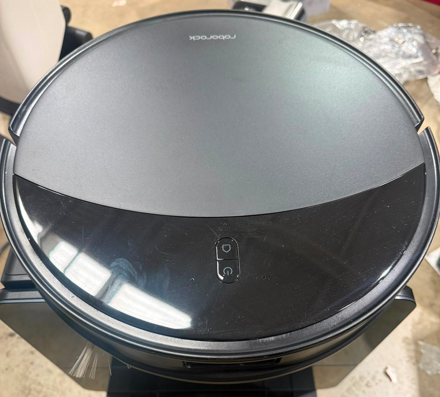 Roborock Saros 10R Robot Vacuum & Mop Cleaner - USAGE 307 HRS - Excellent Roborock
