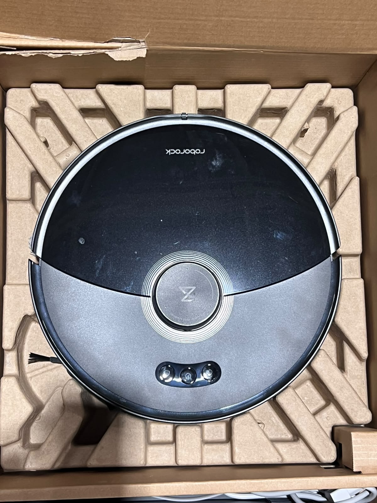 Roborock S8 MaxV Ultra Robot Vacuum & Mop - Smart Cleaning System – 90 Hours Usage – Excellent Condition Roborock