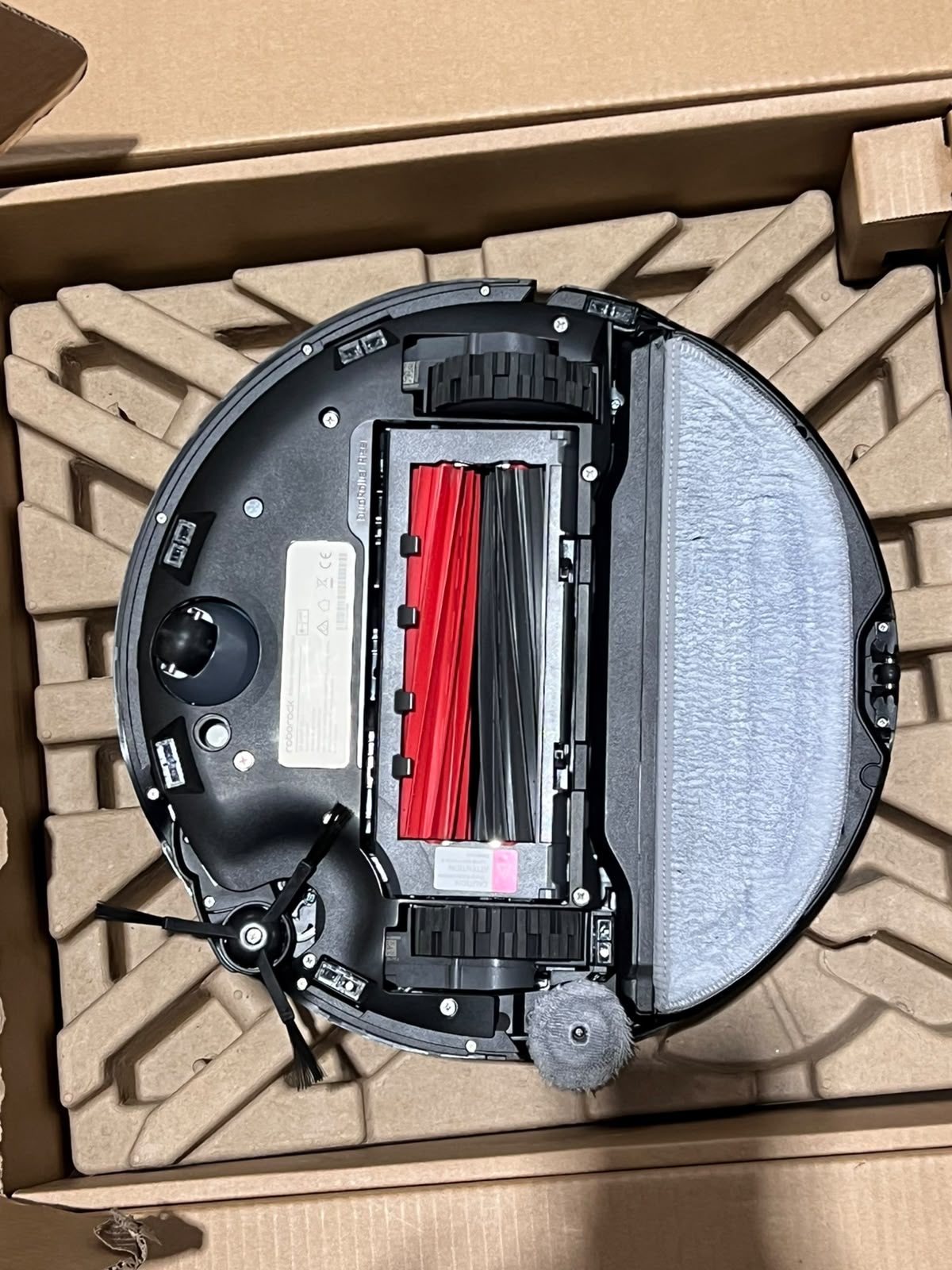 Roborock S8 MaxV Ultra Robot Vacuum & Mop - Smart Cleaning System – 90 Hours Usage – Excellent Condition Roborock