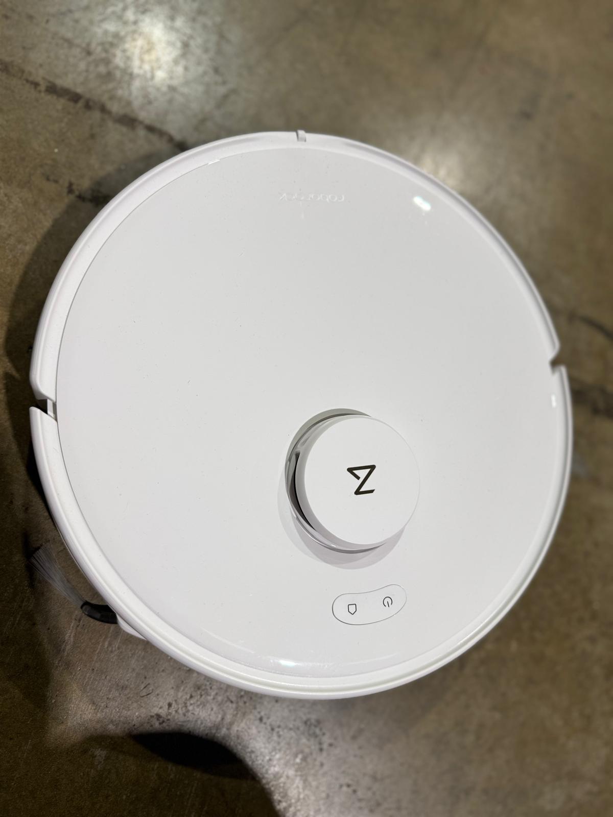 Roborock Qrevo Edge C Robot Vacuum & Mop with Self-Empty Dock - 549 Mins Used Roborock