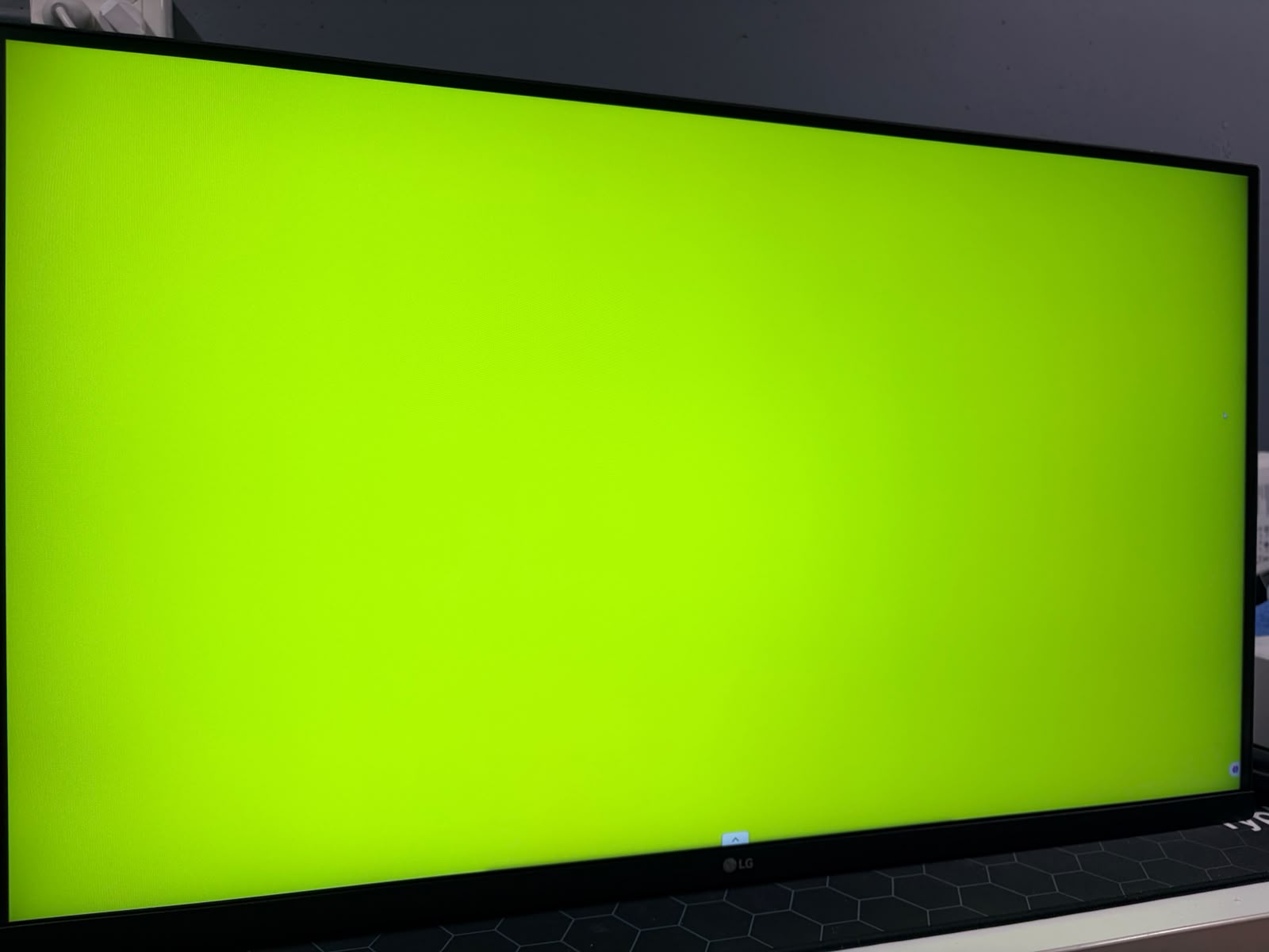 LG UltraFine Ergo 32UN88A 31.5 4K UHD IPS Monitor with Ergo Stand - Excellent Condition - Thunderbolt port not working LG