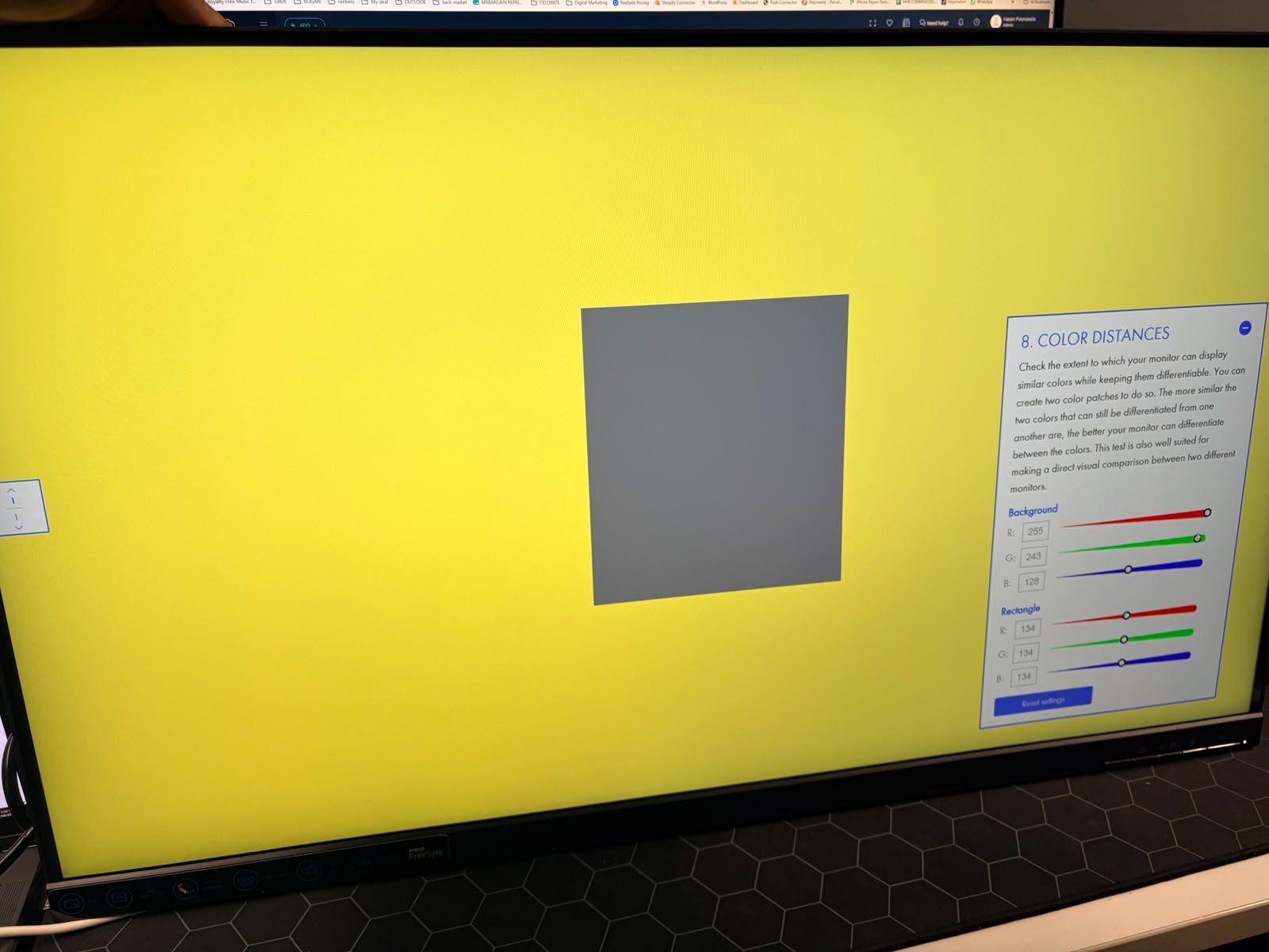 Lenovo L32p-30 31.5-Inch UHD 4k, IPS, 4ms 60Hz Monitor with Webcam - As New LENOVO
