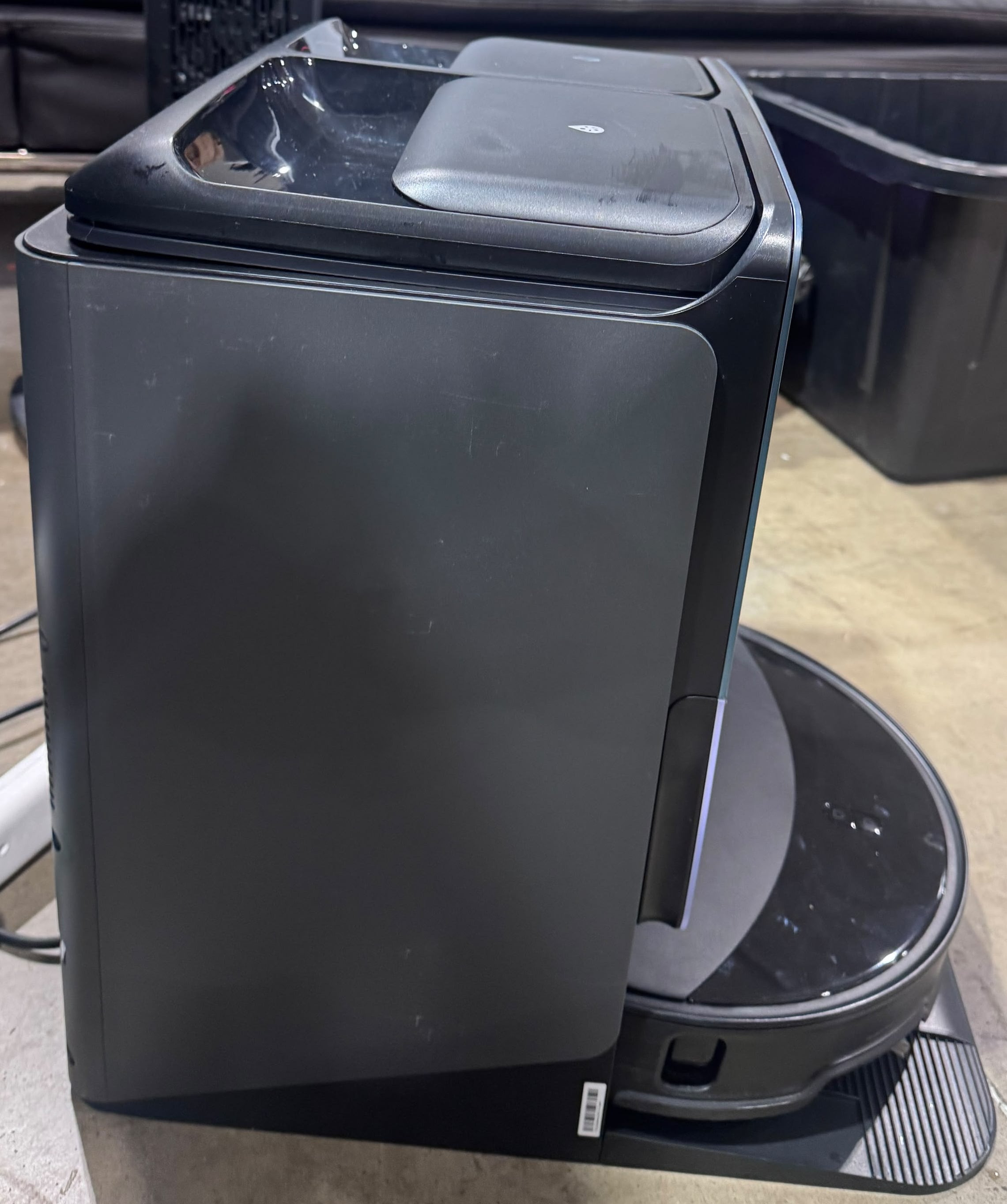 Roborock Saros 10R Robot Vacuum and Mop - Good - Refurbished Roborock