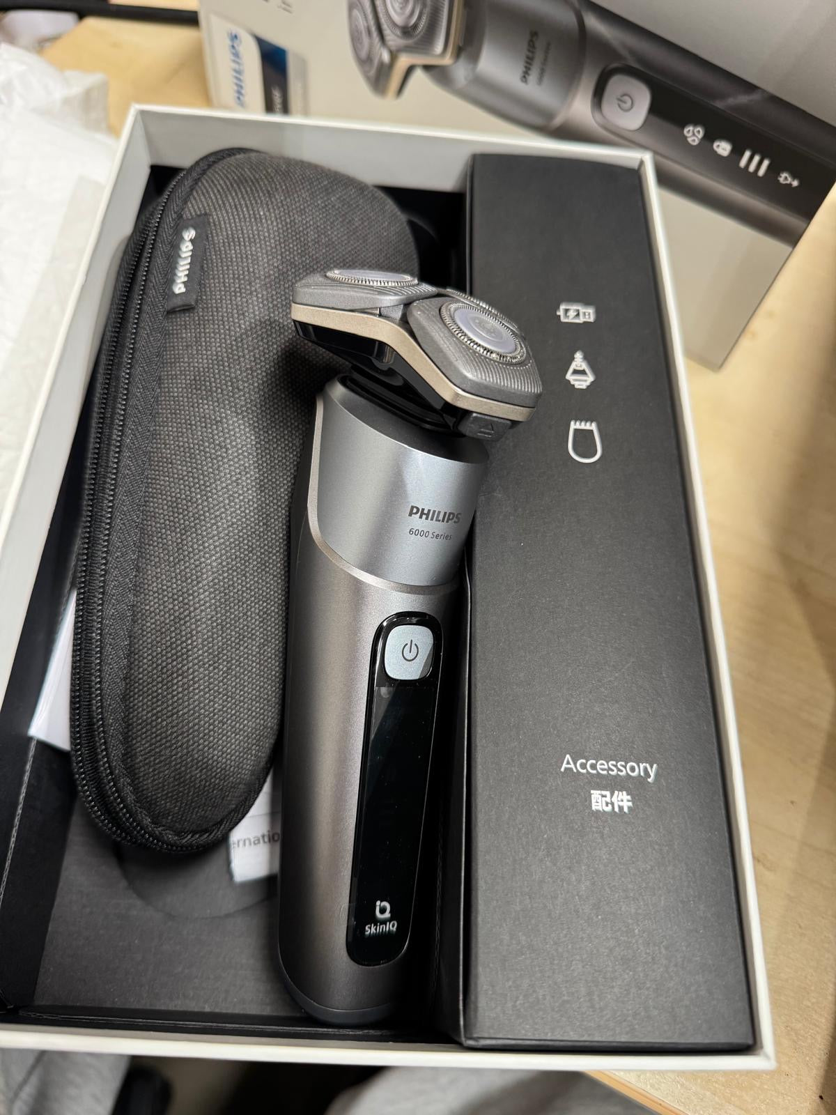 Philips Series 6000 Electric Shaver SkinIQ - Excellent - Refurbished PHILIPS