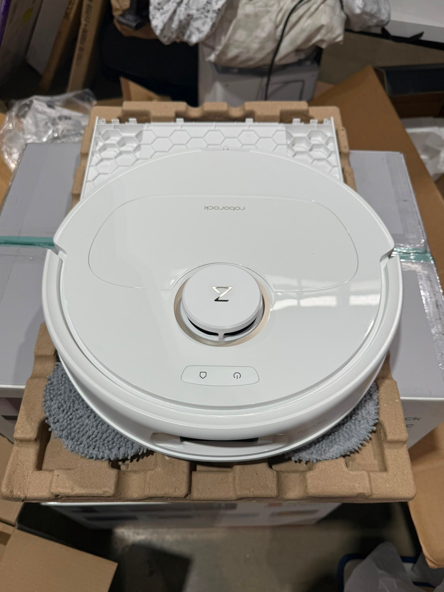 Roborock Qrevo C Robot Vacuum & Mop with Self-Empty Dock – As New - 13 Minutes Usage Roborock