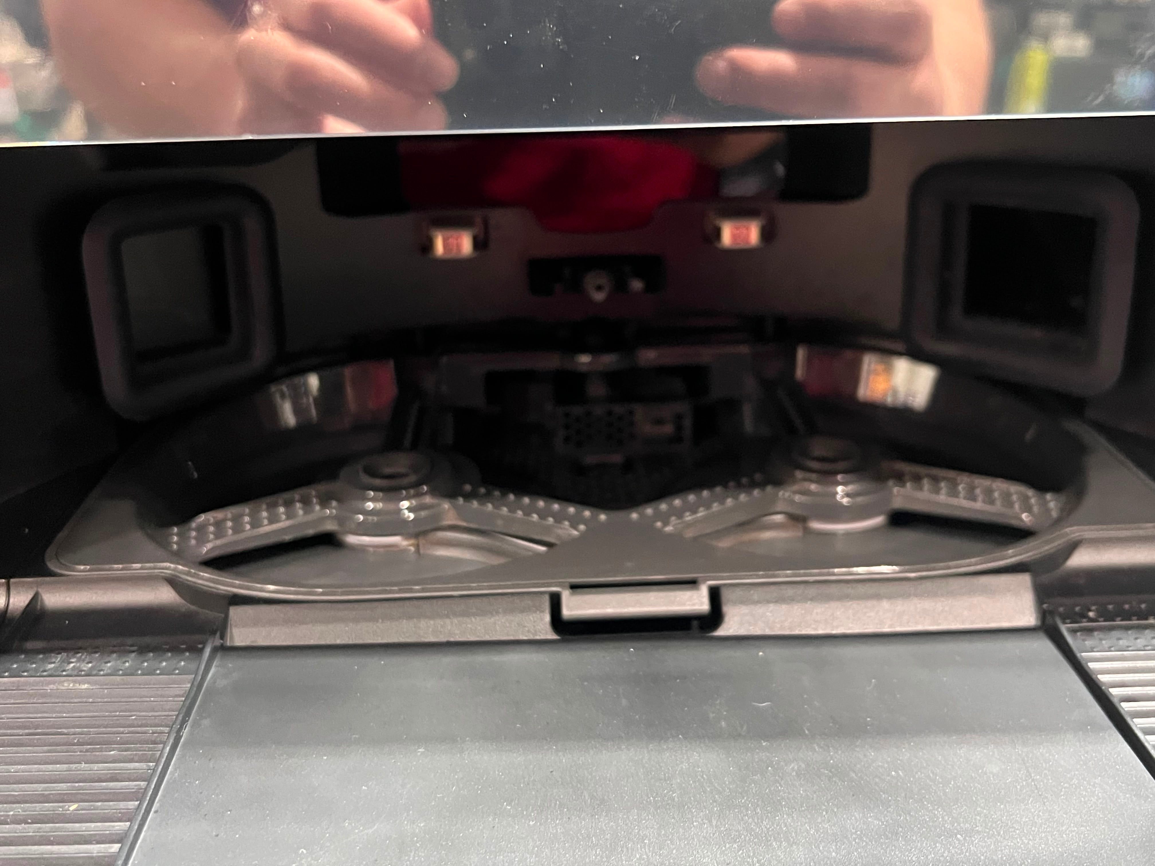 Roborock Saros 10R Robot Vacuum & Mop Cleaner – Excellent Condition – 39 Hours Usage Roborock