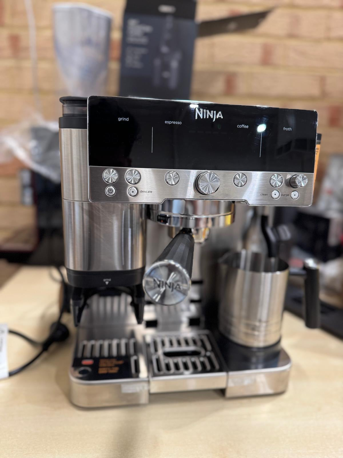 Ninja Luxe Café Espresso Machine ES601ANZ Coffee Maker – Excellent Condition NINJA