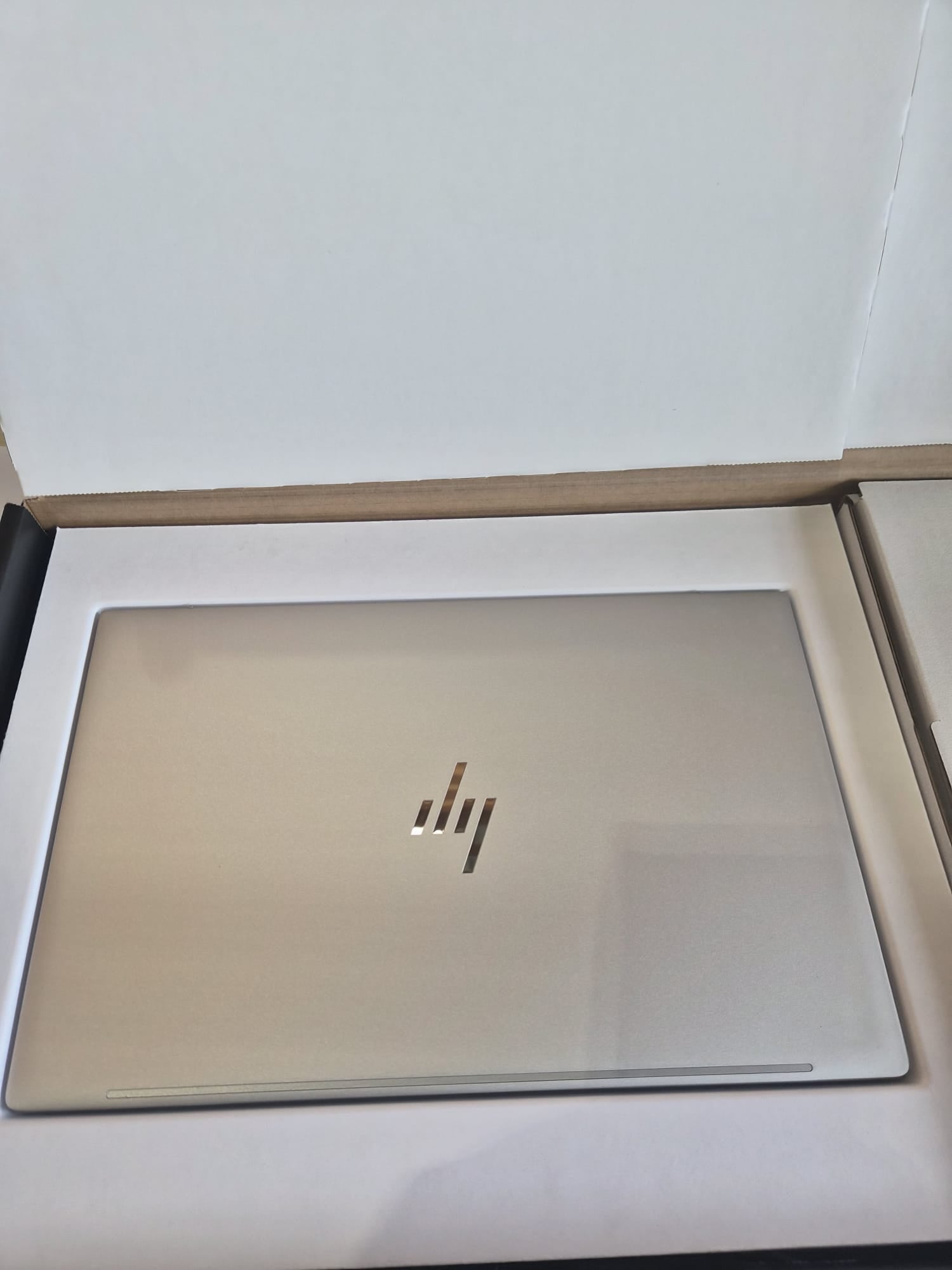 HP Envy 13.3" Laptop, Core i7-1165G7, 16GB RAM, 512GB SSD, Intel Iris Xe, FHD Brightview IPS 400 nits Narrow Border, Natural Silver - Fingerprint Reader (5S2J6PA) -  Excellent HP
